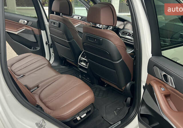 Білий БМВ X7, об'ємом двигуна 3 л та пробігом 83 тис. км за 87777 $, фото 33 на Automoto.ua