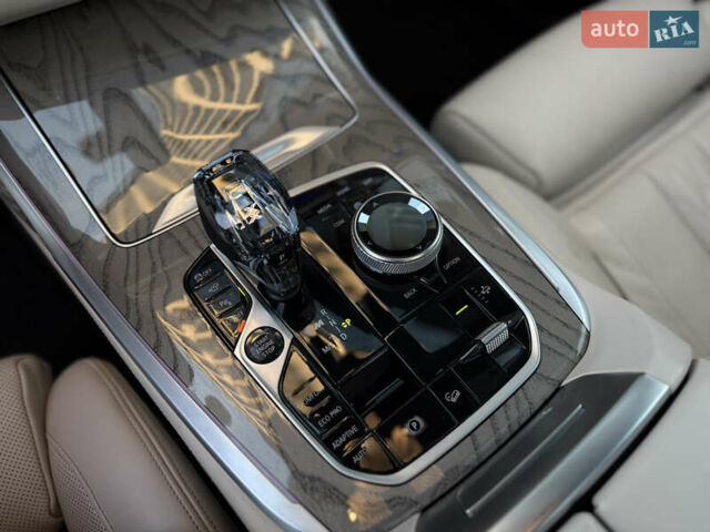 Белый БМВ X7, объемом двигателя 4.39 л и пробегом 58 тыс. км за 78999 $, фото 42 на Automoto.ua