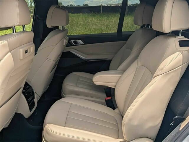 Белый БМВ X7, объемом двигателя 4.4 л и пробегом 22 тыс. км за 35000 $, фото 14 на Automoto.ua