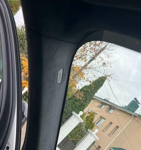 Белый БМВ X7, объемом двигателя 3 л и пробегом 82 тыс. км за 88888 $, фото 58 на Automoto.ua