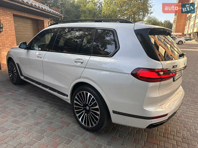 Белый БМВ X7, объемом двигателя 3 л и пробегом 17 тыс. км за 74500 $, фото 2 на Automoto.ua