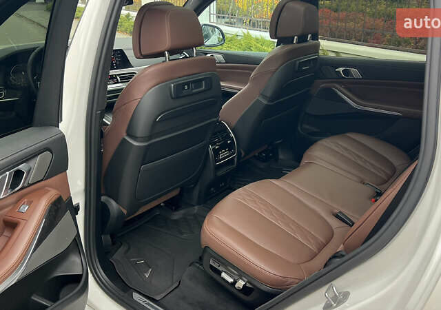 Белый БМВ X7, объемом двигателя 3 л и пробегом 82 тыс. км за 88888 $, фото 33 на Automoto.ua