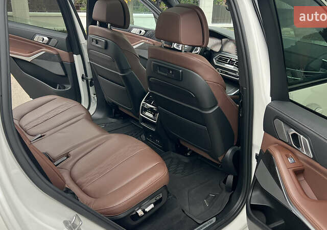 Белый БМВ X7, объемом двигателя 3 л и пробегом 82 тыс. км за 88888 $, фото 34 на Automoto.ua