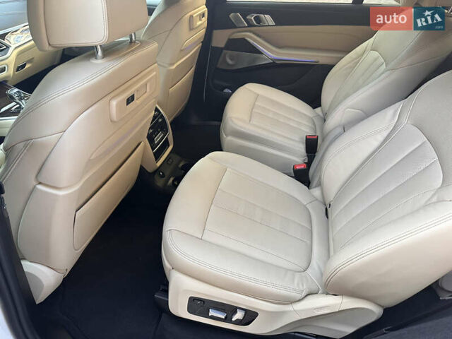 Белый БМВ X7, объемом двигателя 3 л и пробегом 17 тыс. км за 74500 $, фото 20 на Automoto.ua