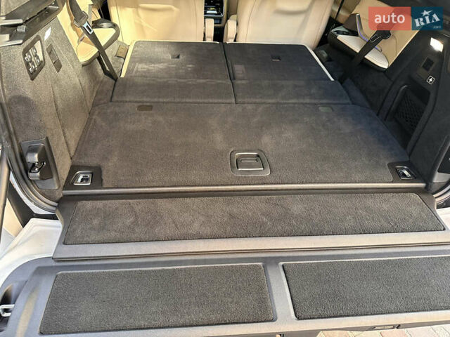 Белый БМВ X7, объемом двигателя 3 л и пробегом 17 тыс. км за 74500 $, фото 28 на Automoto.ua