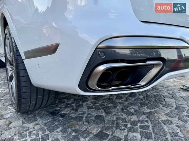 Белый БМВ X7, объемом двигателя 4.39 л и пробегом 19 тыс. км за 109999 $, фото 1 на Automoto.ua