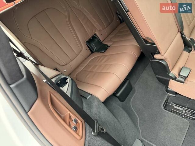 Белый БМВ X7, объемом двигателя 2.99 л и пробегом 73 тыс. км за 84900 $, фото 70 на Automoto.ua