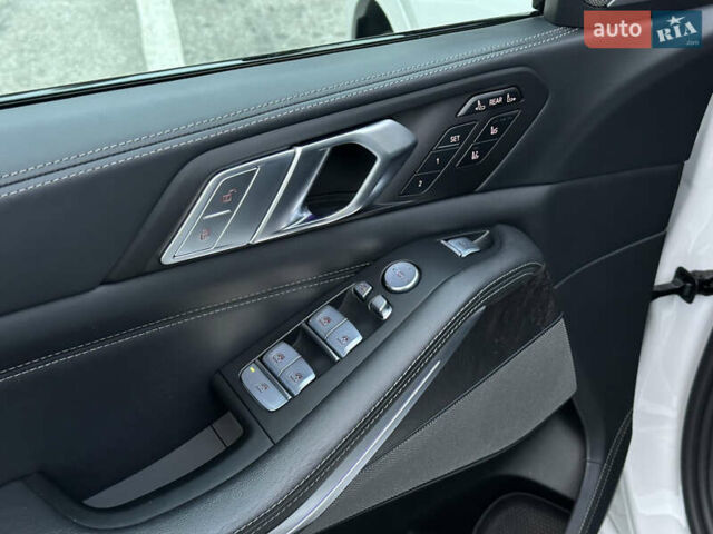 Белый БМВ X7, объемом двигателя 2.99 л и пробегом 49 тыс. км за 99900 $, фото 19 на Automoto.ua