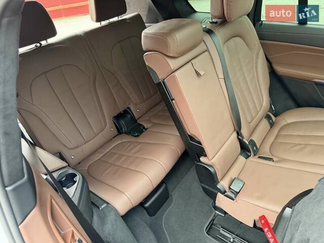 Белый БМВ X7, объемом двигателя 2.99 л и пробегом 73 тыс. км за 84900 $, фото 71 на Automoto.ua
