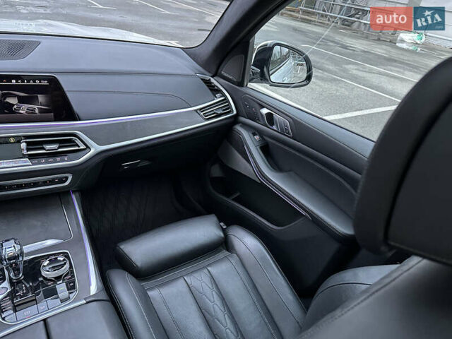 Белый БМВ X7, объемом двигателя 2.99 л и пробегом 49 тыс. км за 99900 $, фото 16 на Automoto.ua