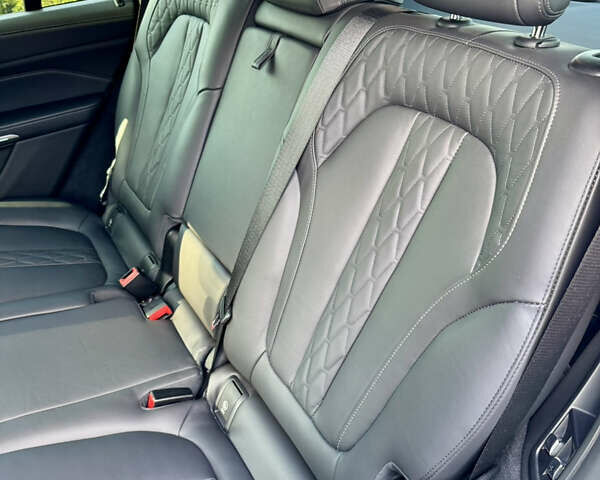 Белый БМВ X7, объемом двигателя 4.39 л и пробегом 19 тыс. км за 109999 $, фото 26 на Automoto.ua