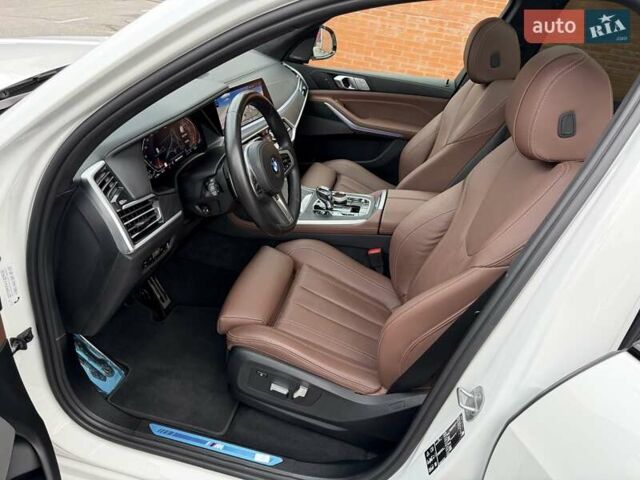 Белый БМВ X7, объемом двигателя 2.99 л и пробегом 73 тыс. км за 84900 $, фото 96 на Automoto.ua