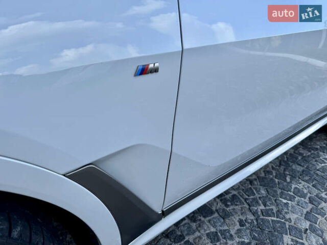 Белый БМВ X7, объемом двигателя 4.39 л и пробегом 19 тыс. км за 109999 $, фото 4 на Automoto.ua