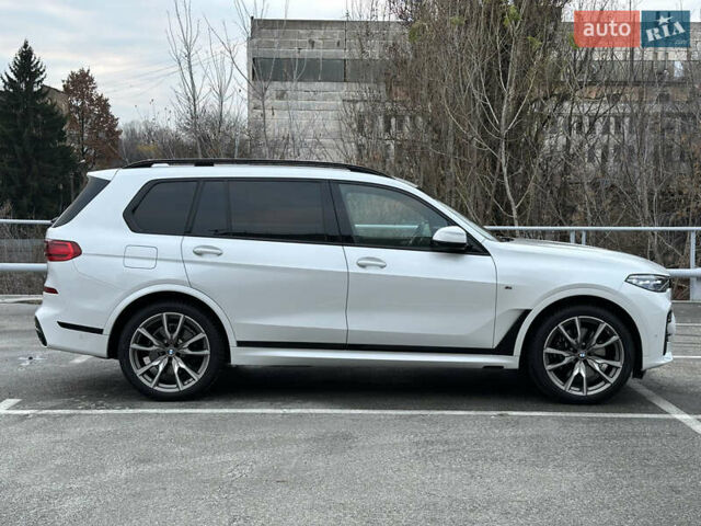 Белый БМВ X7, объемом двигателя 2.99 л и пробегом 49 тыс. км за 99900 $, фото 2 на Automoto.ua