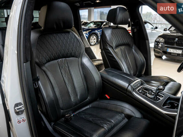 Белый БМВ X7, объемом двигателя 2.99 л и пробегом 101 тыс. км за 96676 $, фото 53 на Automoto.ua