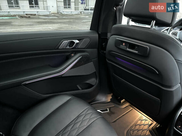 Белый БМВ X7, объемом двигателя 2.99 л и пробегом 49 тыс. км за 99900 $, фото 54 на Automoto.ua