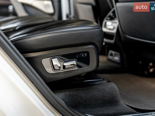 Белый БМВ X7, объемом двигателя 2.99 л и пробегом 101 тыс. км за 96676 $, фото 58 на Automoto.ua