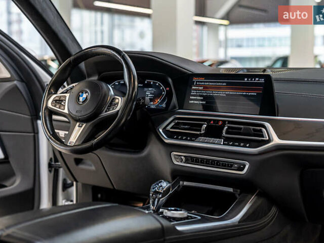 Белый БМВ X7, объемом двигателя 2.99 л и пробегом 101 тыс. км за 96676 $, фото 34 на Automoto.ua