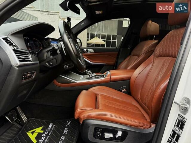 Белый БМВ X7, объемом двигателя 2.99 л и пробегом 120 тыс. км за 77999 $, фото 29 на Automoto.ua