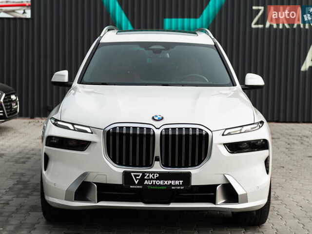 Белый БМВ X7, объемом двигателя 3 л и пробегом 34 тыс. км за 100000 $, фото 2 на Automoto.ua
