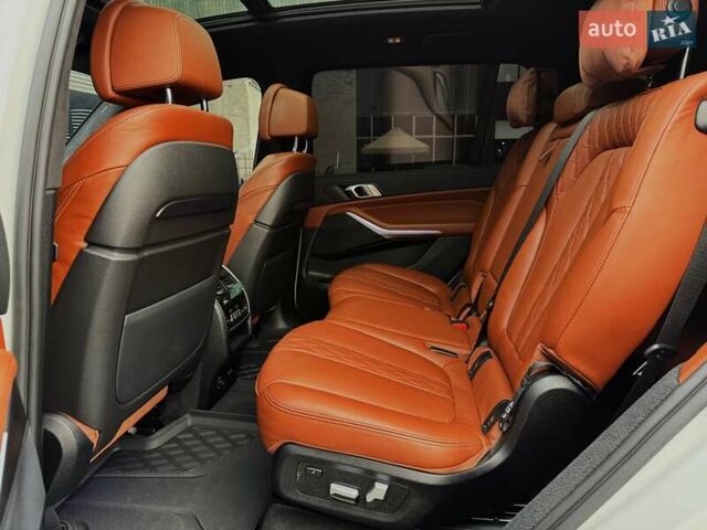 Белый БМВ X7, объемом двигателя 2.99 л и пробегом 120 тыс. км за 77999 $, фото 31 на Automoto.ua