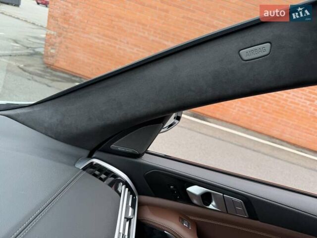 Белый БМВ X7, объемом двигателя 2.99 л и пробегом 73 тыс. км за 84900 $, фото 56 на Automoto.ua