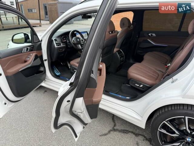 Белый БМВ X7, объемом двигателя 2.99 л и пробегом 73 тыс. км за 84900 $, фото 98 на Automoto.ua
