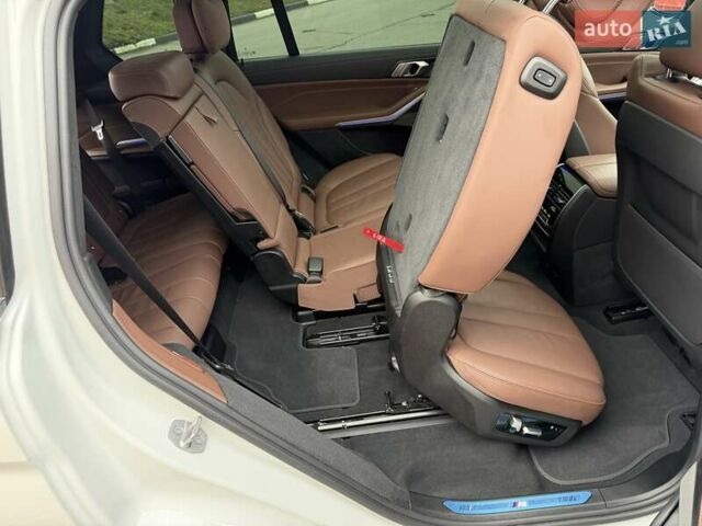 Белый БМВ X7, объемом двигателя 2.99 л и пробегом 73 тыс. км за 84900 $, фото 72 на Automoto.ua