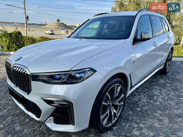 Белый БМВ X7, объемом двигателя 4.39 л и пробегом 19 тыс. км за 109999 $, фото 3 на Automoto.ua