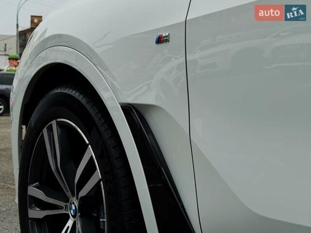 Белый БМВ X7, объемом двигателя 2.99 л и пробегом 120 тыс. км за 77999 $, фото 16 на Automoto.ua