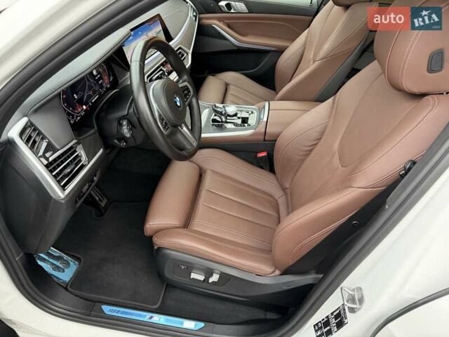 Белый БМВ X7, объемом двигателя 2.99 л и пробегом 73 тыс. км за 84900 $, фото 94 на Automoto.ua