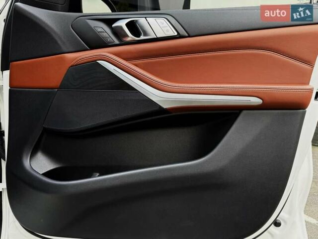 Белый БМВ X7, объемом двигателя 2.99 л и пробегом 120 тыс. км за 77999 $, фото 37 на Automoto.ua