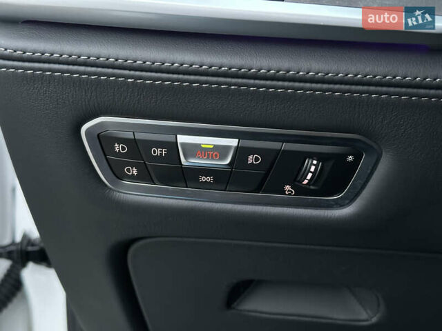 Белый БМВ X7, объемом двигателя 2.99 л и пробегом 49 тыс. км за 99900 $, фото 29 на Automoto.ua