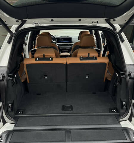 Білий БМВ X7, об'ємом двигуна 3 л та пробігом 60 тис. км за 99999 $, фото 69 на Automoto.ua