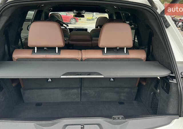 Белый БМВ X7, объемом двигателя 3 л и пробегом 115 тыс. км за 115000 $, фото 28 на Automoto.ua