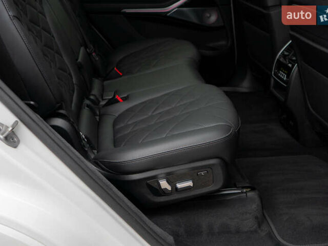 Белый БМВ X7, объемом двигателя 3 л и пробегом 75 тыс. км за 86000 $, фото 42 на Automoto.ua