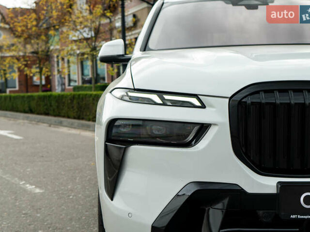 Белый БМВ X7, объемом двигателя 3 л и пробегом 75 тыс. км за 86000 $, фото 9 на Automoto.ua