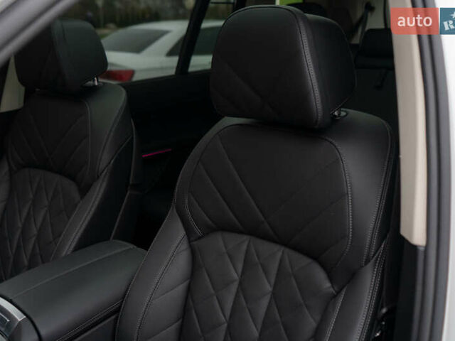 Белый БМВ X7, объемом двигателя 3 л и пробегом 75 тыс. км за 86000 $, фото 27 на Automoto.ua