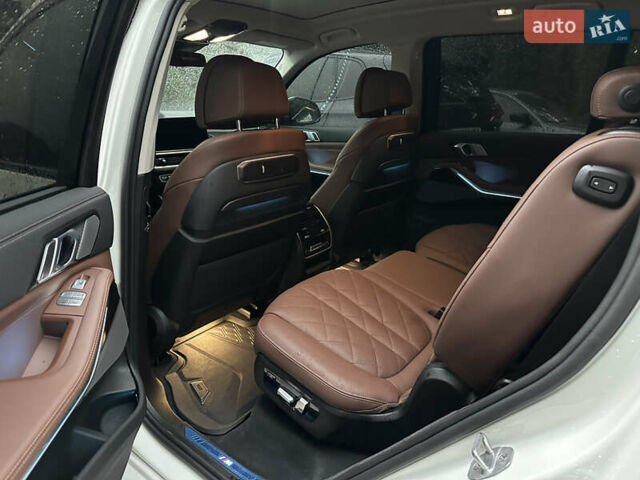 Белый БМВ X7, объемом двигателя 3 л и пробегом 11 тыс. км за 95000 $, фото 27 на Automoto.ua