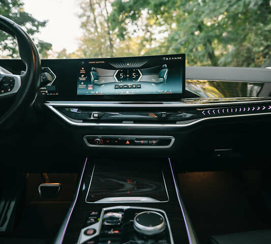 Белый БМВ X7, объемом двигателя 3 л и пробегом 73 тыс. км за 88000 $, фото 8 на Automoto.ua