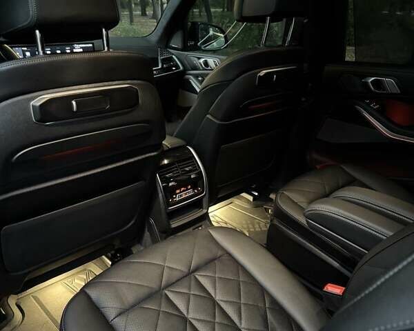 Белый БМВ X7, объемом двигателя 3 л и пробегом 24 тыс. км за 110000 $, фото 18 на Automoto.ua