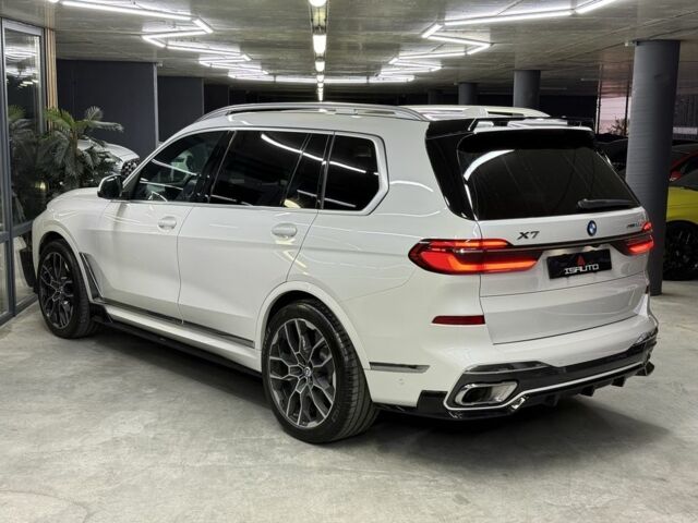 Белый БМВ X7, объемом двигателя 3 л и пробегом 48 тыс. км за 123000 $, фото 12 на Automoto.ua