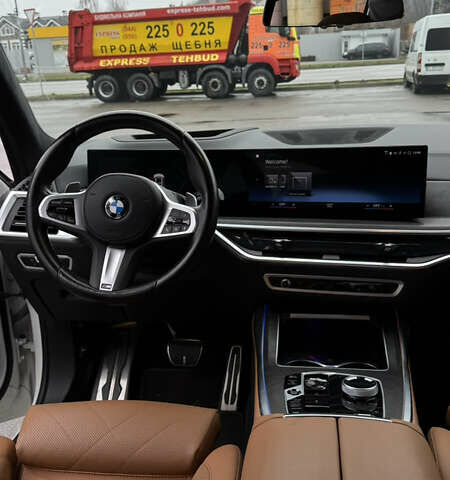 Білий БМВ X7, об'ємом двигуна 3 л та пробігом 60 тис. км за 99999 $, фото 36 на Automoto.ua