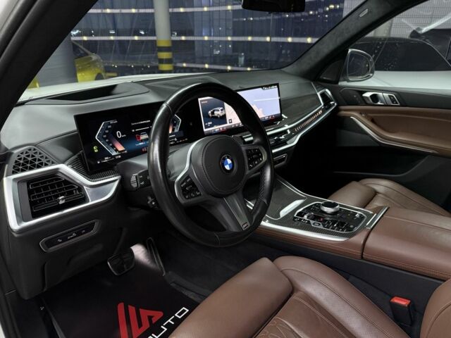 Белый БМВ X7, объемом двигателя 3 л и пробегом 48 тыс. км за 123000 $, фото 18 на Automoto.ua