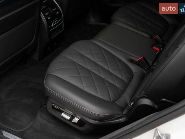 Белый БМВ X7, объемом двигателя 3 л и пробегом 75 тыс. км за 86000 $, фото 37 на Automoto.ua