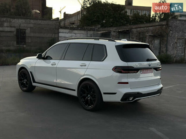 Белый БМВ X7, объемом двигателя 3 л и пробегом 11 тыс. км за 95000 $, фото 6 на Automoto.ua