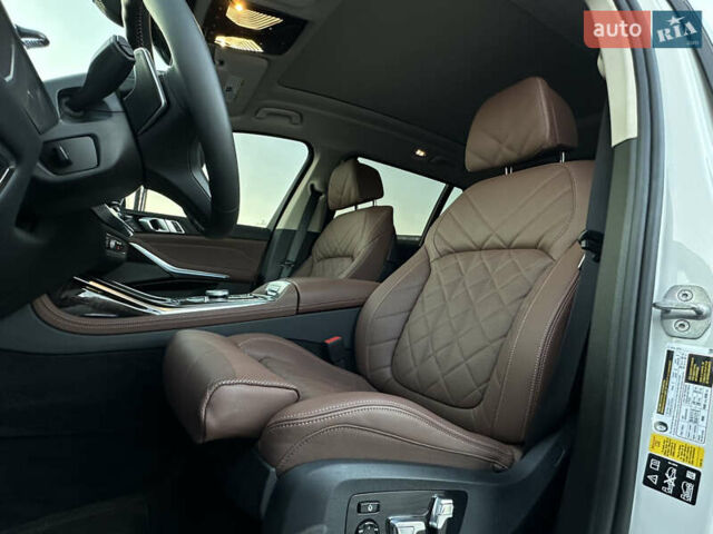 Белый БМВ X7, объемом двигателя 3 л и пробегом 11 тыс. км за 95000 $, фото 11 на Automoto.ua