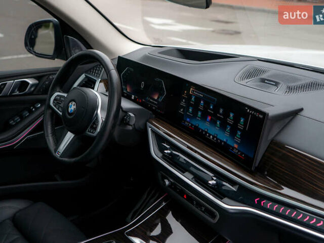 Белый БМВ X7, объемом двигателя 3 л и пробегом 75 тыс. км за 86000 $, фото 47 на Automoto.ua