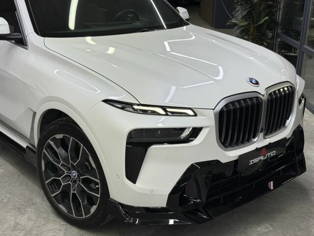 Белый БМВ X7, объемом двигателя 3 л и пробегом 48 тыс. км за 123000 $, фото 1 на Automoto.ua