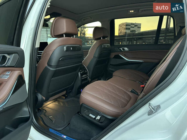Белый БМВ X7, объемом двигателя 3 л и пробегом 11 тыс. км за 95000 $, фото 12 на Automoto.ua
